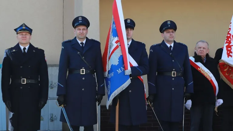 Obchody Narodowego Dnia Pamięci Żołnierzy Wyklętych w Ostrowi Mazowieckiej. Bieg, msza i hołd bohaterom (zdjęcia)