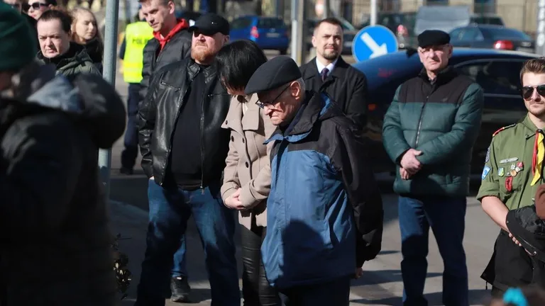 Obchody Narodowego Dnia Pamięci Żołnierzy Wyklętych w Ostrowi Mazowieckiej. Bieg, msza i hołd bohaterom (zdjęcia)