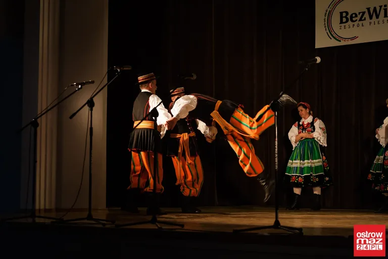Zespół Pieśni i Tańca BezWianka świętował 15-lecie (zdjęcia, wideo)