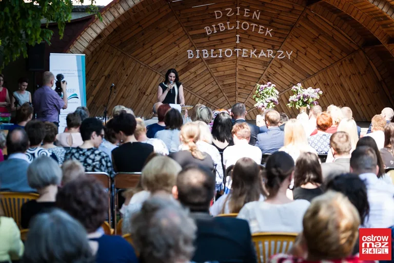 Obchody 90-lecia istnienia ostrowskiej biblioteki zainaugurowane (zdjęcia, wideo)