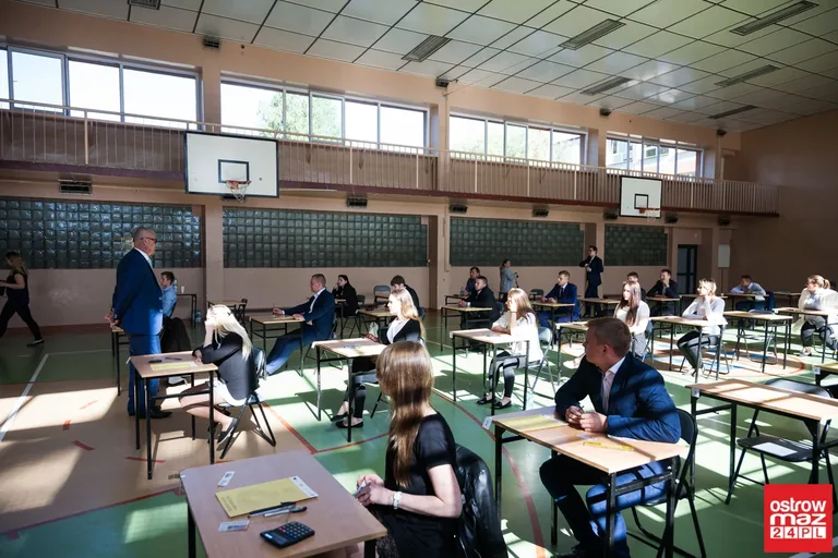Drugi dzień matur. Dziś królowa nauk (zdjęcia)