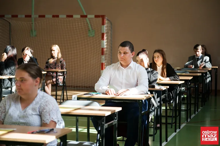 Drugi dzień matur. Dziś królowa nauk (zdjęcia)