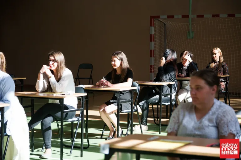 Drugi dzień matur. Dziś królowa nauk (zdjęcia)