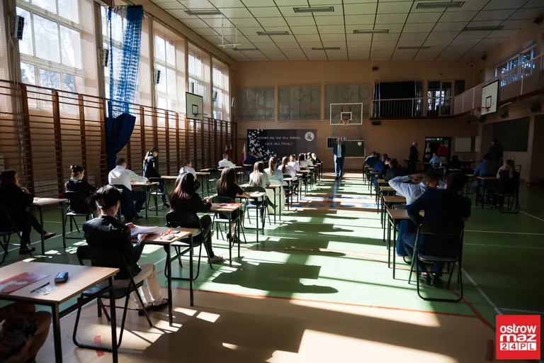 Drugi dzień matur. Dziś królowa nauk (zdjęcia)