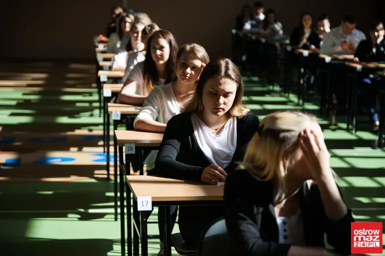 Drugi dzień matur. Dziś królowa nauk (zdjęcia)