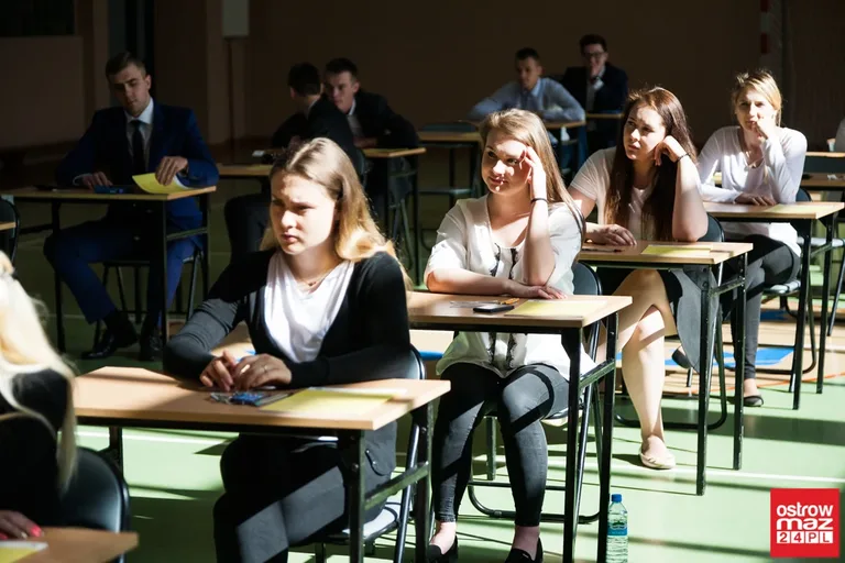 Drugi dzień matur. Dziś królowa nauk (zdjęcia)