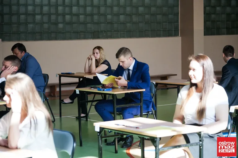 Drugi dzień matur. Dziś królowa nauk (zdjęcia)