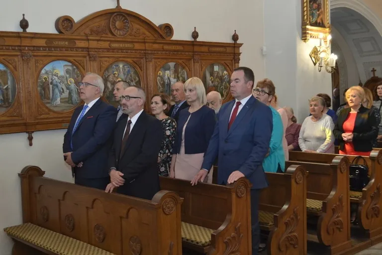 Brok na biało-czerwono (zdjęcia)