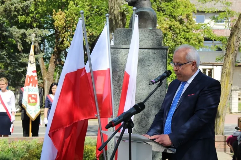 Brok na biało-czerwono (zdjęcia)
