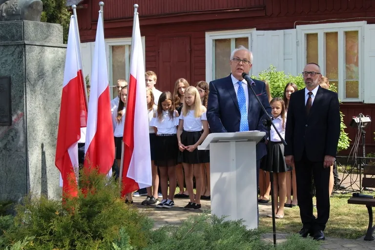 Brok na biało-czerwono (zdjęcia)