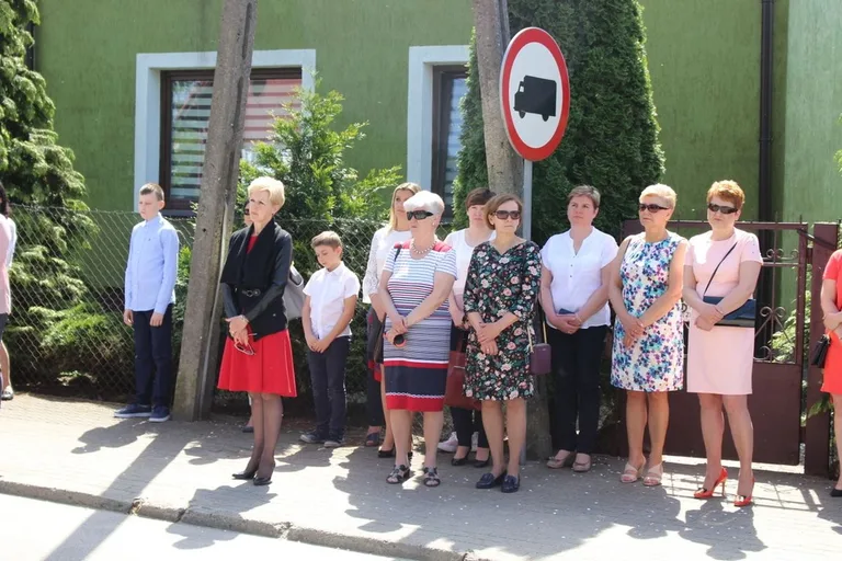 Brok na biało-czerwono (zdjęcia)