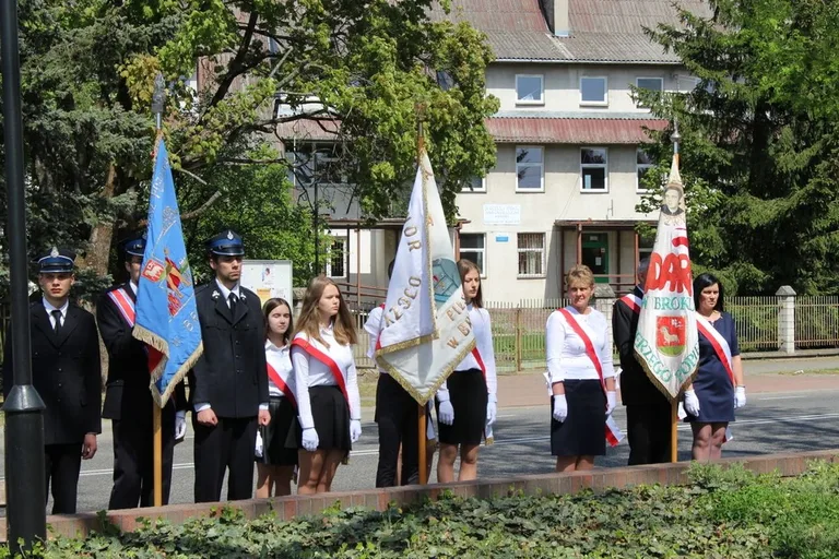 Brok na biało-czerwono (zdjęcia)