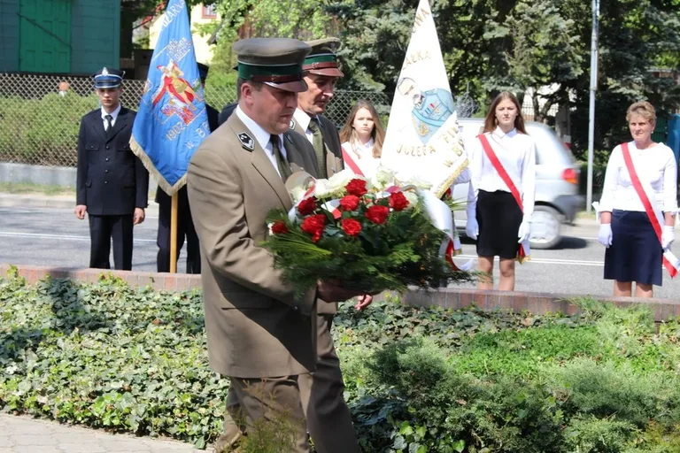 Brok na biało-czerwono (zdjęcia)