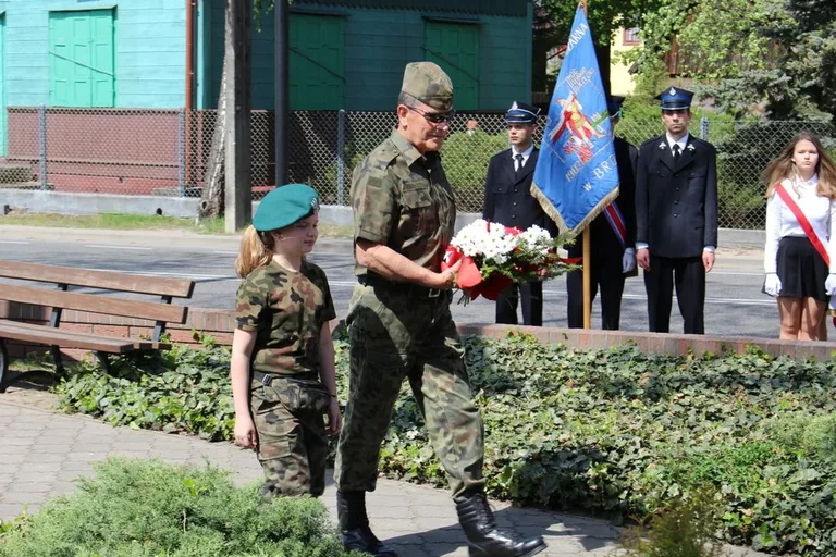 Brok na biało-czerwono (zdjęcia)