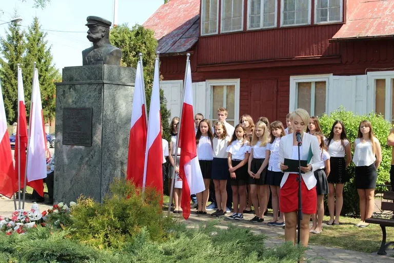 Brok na biało-czerwono (zdjęcia)