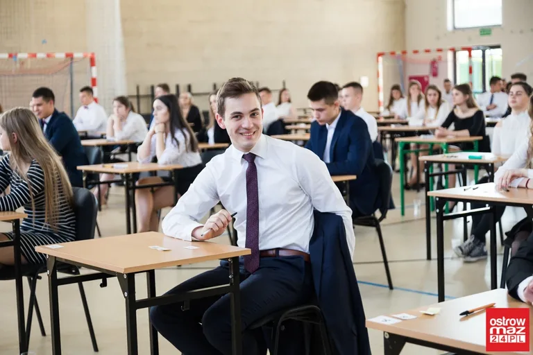 Matura rozpoczęta. Uczniowie "Kopernika" zdają język polski (zdjęcia)