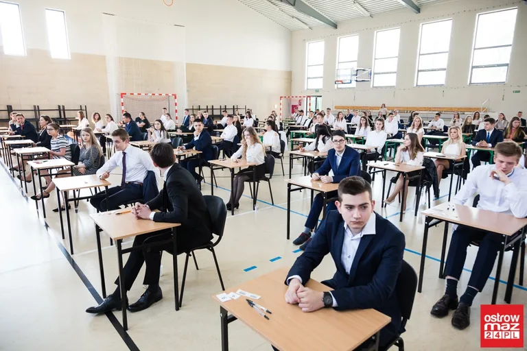 Matura rozpoczęta. Uczniowie "Kopernika" zdają język polski (zdjęcia)