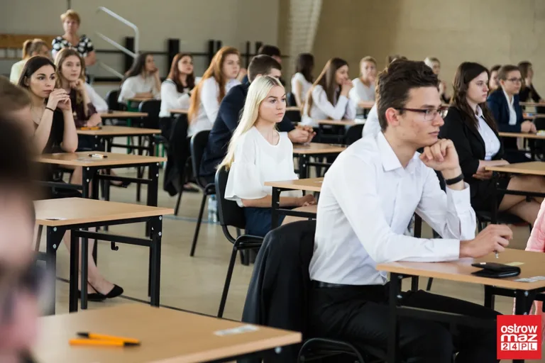 Matura rozpoczęta. Uczniowie "Kopernika" zdają język polski (zdjęcia)