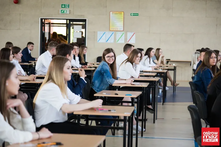 Matura rozpoczęta. Uczniowie "Kopernika" zdają język polski (zdjęcia)