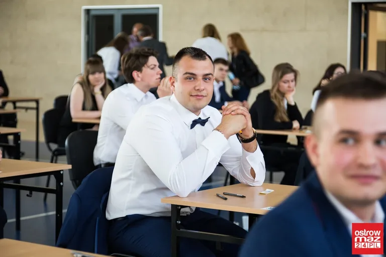 Matura rozpoczęta. Uczniowie "Kopernika" zdają język polski (zdjęcia)