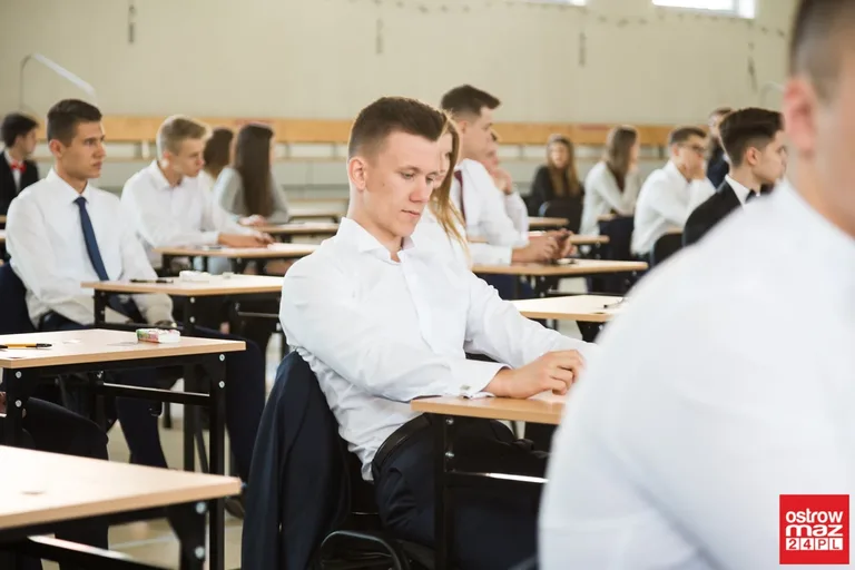 Matura rozpoczęta. Uczniowie "Kopernika" zdają język polski (zdjęcia)