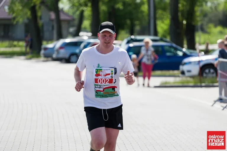 Ostrowianie biegiem uczcili konstytucję (zdjęcia, wideo)