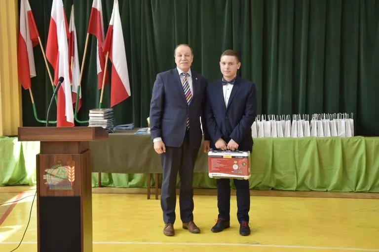 Maturzyści lubiejewskiej placówki opuścili szkolne mury (zdjęcia)