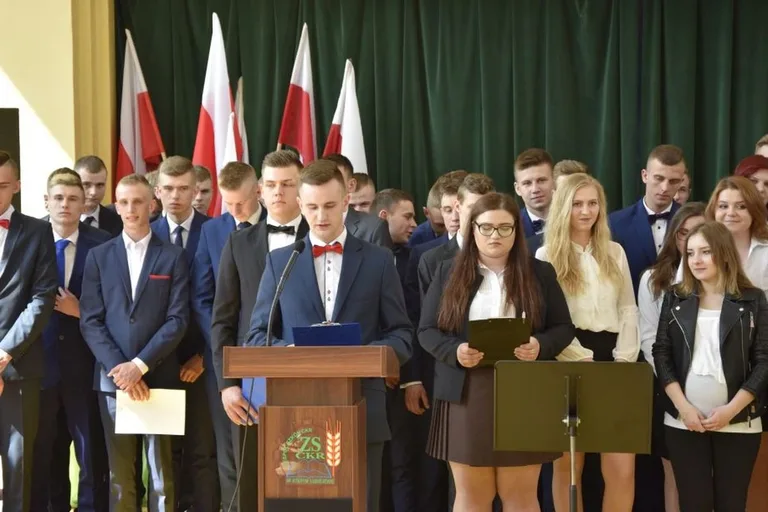 Maturzyści lubiejewskiej placówki opuścili szkolne mury (zdjęcia)