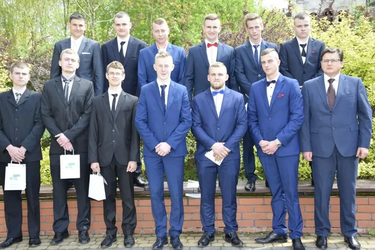 Maturzyści lubiejewskiej placówki opuścili szkolne mury (zdjęcia)