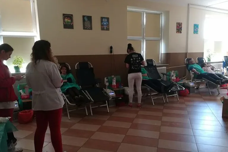 Czterdzieści osób oddało krew dla Szymka (zdjęcia)