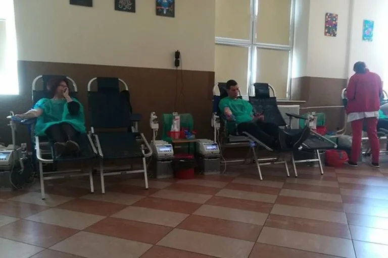 Czterdzieści osób oddało krew dla Szymka (zdjęcia)