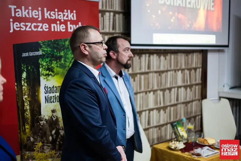 Autor "Śladami Niezłomnych" gościem ostrowskiej biblioteki (zdjęcia, wideo)