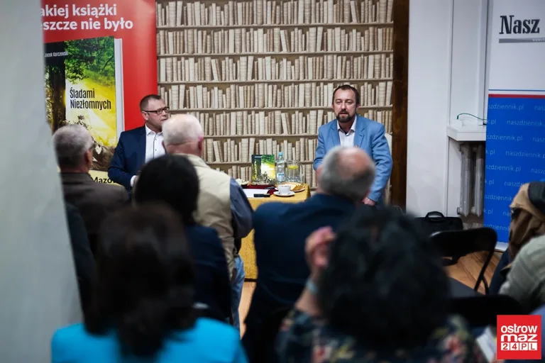 Autor "Śladami Niezłomnych" gościem ostrowskiej biblioteki (zdjęcia, wideo)