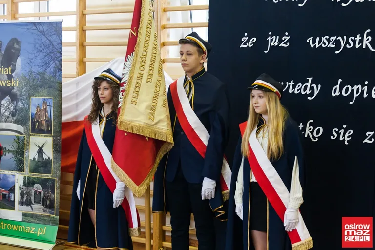 Maturzyści "Ekonomika" pożegnali szkolne mury (zdjęcia, wideo)