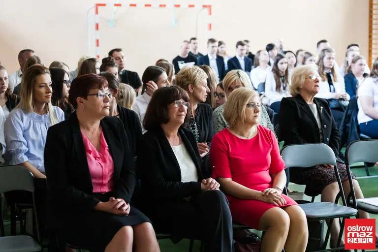 Małkińscy maturzyści zakończyli rok szkolny (zdjęcia, wideo)