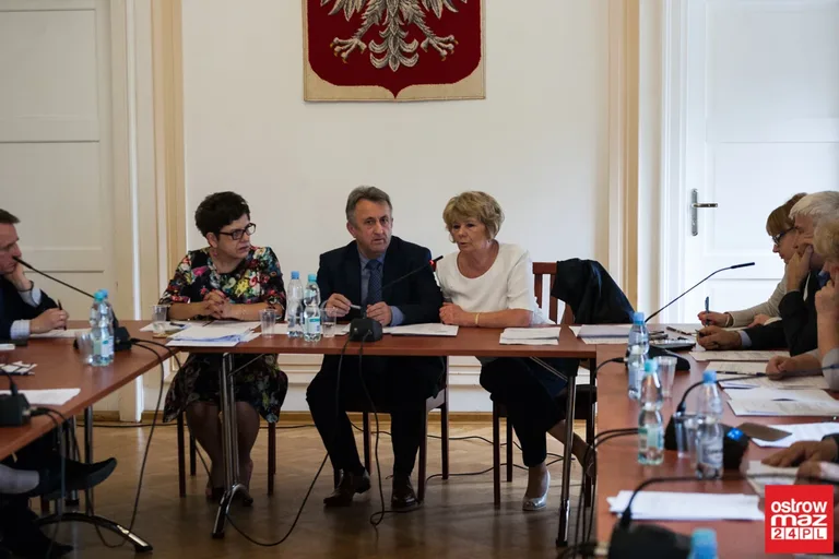 Okręgi wyborcze po staremu. Radni przegłosowali uchwałę burmistrza (zdjęcia, wideo)
