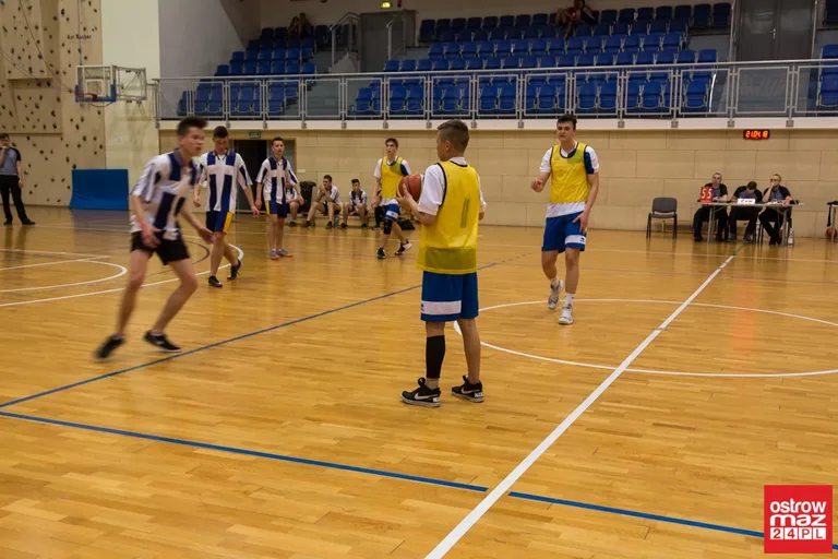 Międzypowiatowe mistrzostwa w koszykówce (zdjęcia)