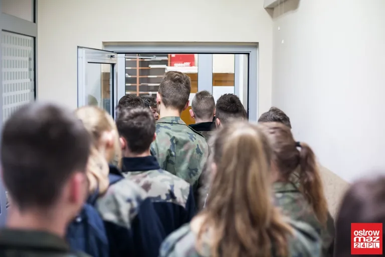 Poznawali zawód policjanta. Dzień otwarty w ostrowskiej komendzie (zdjęcia)