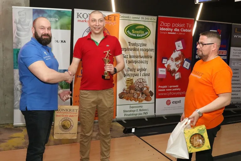 Rewkowski mistrzem w bowlingu (zdjęcia, wideo)
