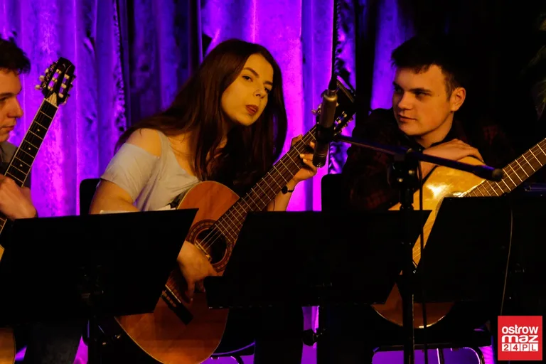 Prezentacje gitarowe (zdjęcia, wideo)