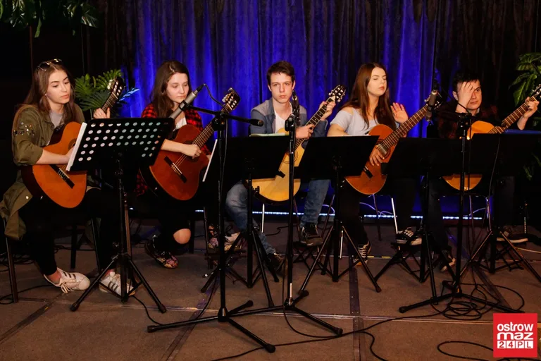 Prezentacje gitarowe (zdjęcia, wideo)