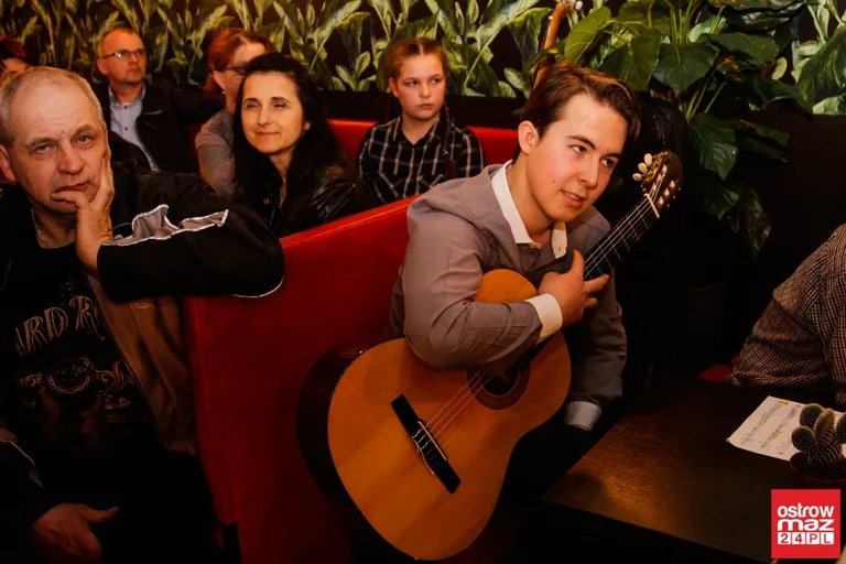 Prezentacje gitarowe (zdjęcia, wideo)