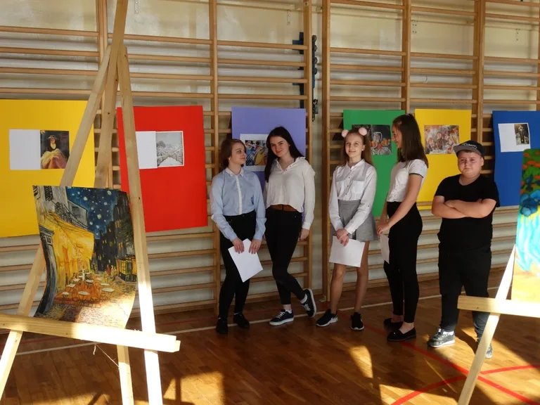 Wystawa malarska w SP nr 2 w Ostrowi Mazowieckiej (zdjęcia)