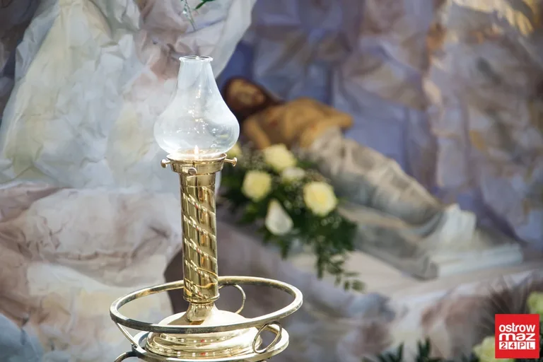 Groby Pańskie w ostrowskich parafiach i Komorowie (zdjęcia)