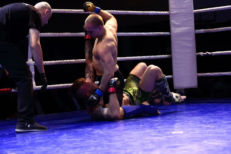 Dzierzgowski wrócił na ring po zwycięstwo (zdjęcia, wideo)