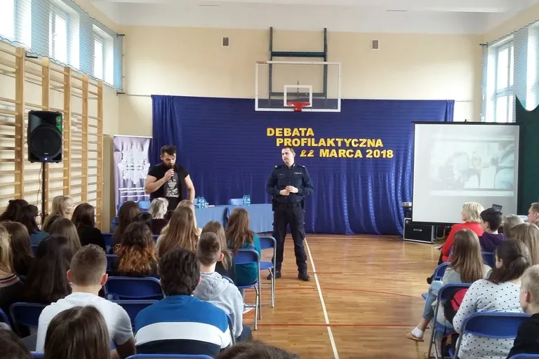 "Narkotyki, dopalacze - nie tędy droga". Debata profilaktyczna w "dwójce" (zdjęcia)