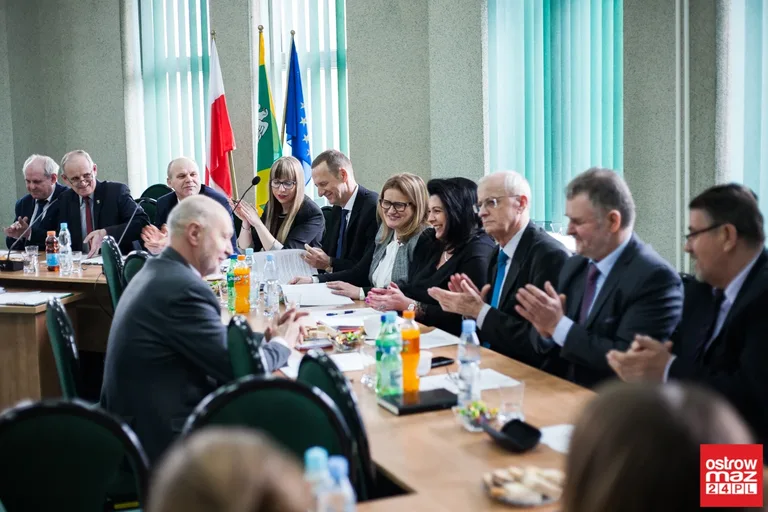 Jednogłośni radni gminy Ostrów Mazowiecka (zdjęcia, wideo)