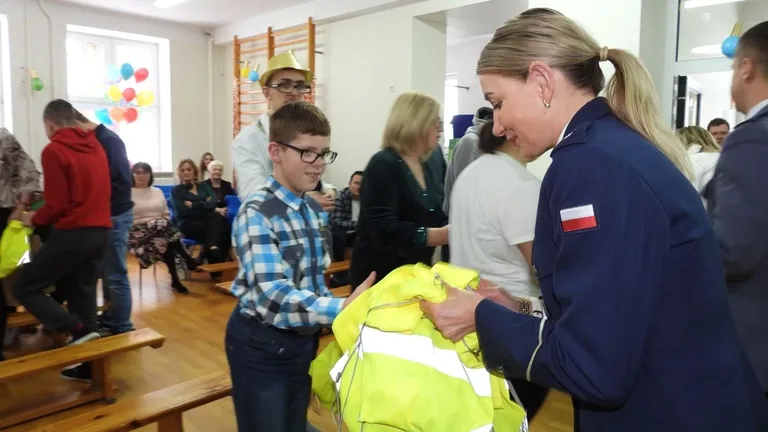 Zabawa choinkowa w Specjalnym Ośrodku Szkolno-Wychowawczym w Zuzeli (zdjęcia, wideo)