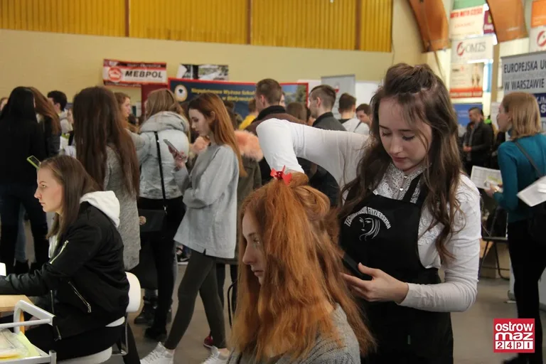 Dwunasta edycja Młodzieżowych Targów Edukacji i Pracy za nami (zdjęcia, wideo)