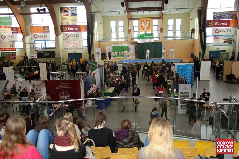 Dwunasta edycja Młodzieżowych Targów Edukacji i Pracy za nami (zdjęcia, wideo)